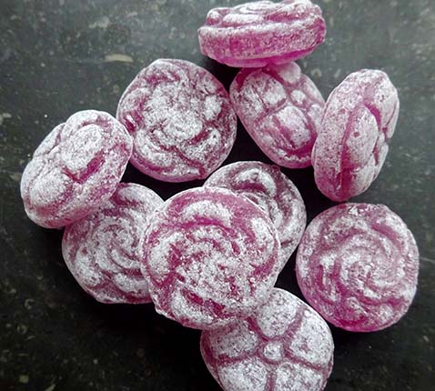 Violettes de Liège, snoepjes in de vorm van viooltjes en met viooltjessmaak