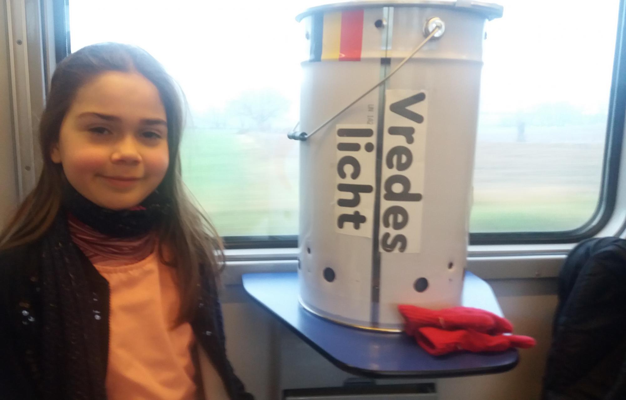 En dan met de trein naar Brussel, waar de vlam eerst naar het concert van Christoff gaat en dan naar thuisbasis Nevele.