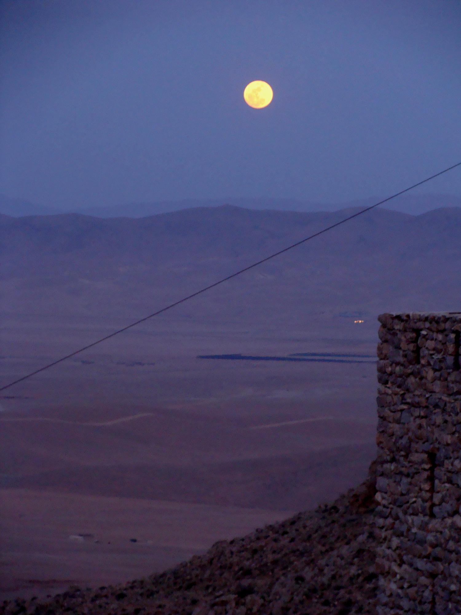 Zonsondergang in Syrië. Ook voor mij is de zon van het geloof nog niet opgegaan. 