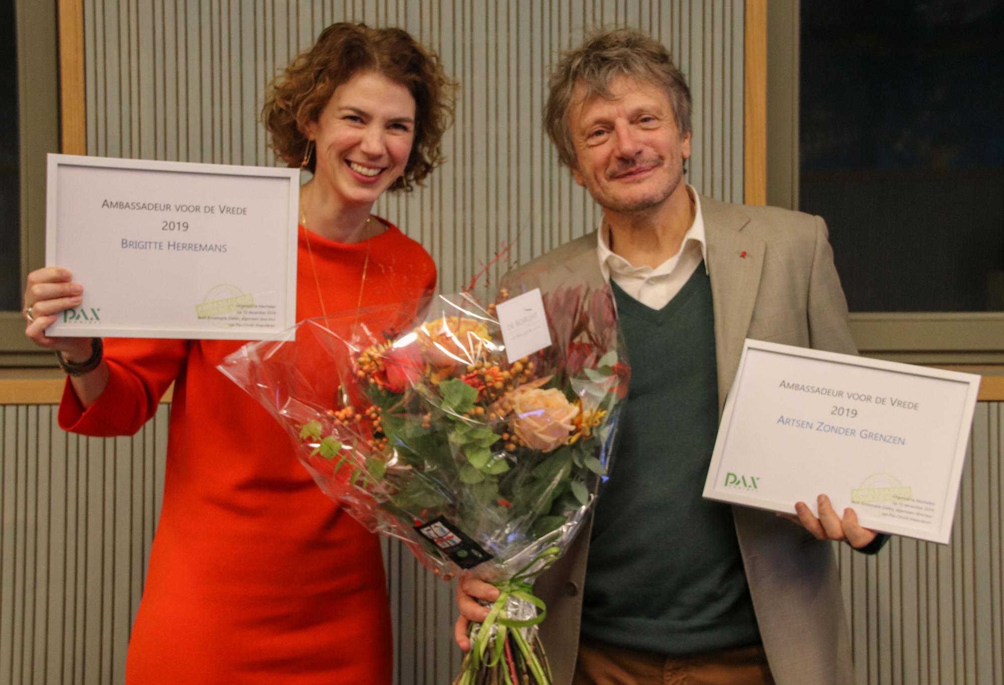 Brigitte Herremans en dr. Marc Biot van Artsen zonder Grenzen, de nieuwe Ambassadeurs van de Vrede van Pax Christi Vlaanderen