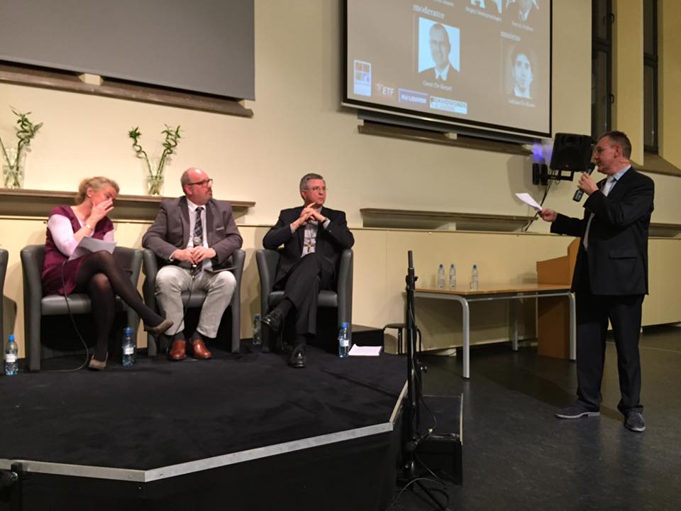 Moderator Geert De Kerpel (r.) met panelleden (vlnr) Mechteld Jansen, Patrick Nullens en Johan Bonny.