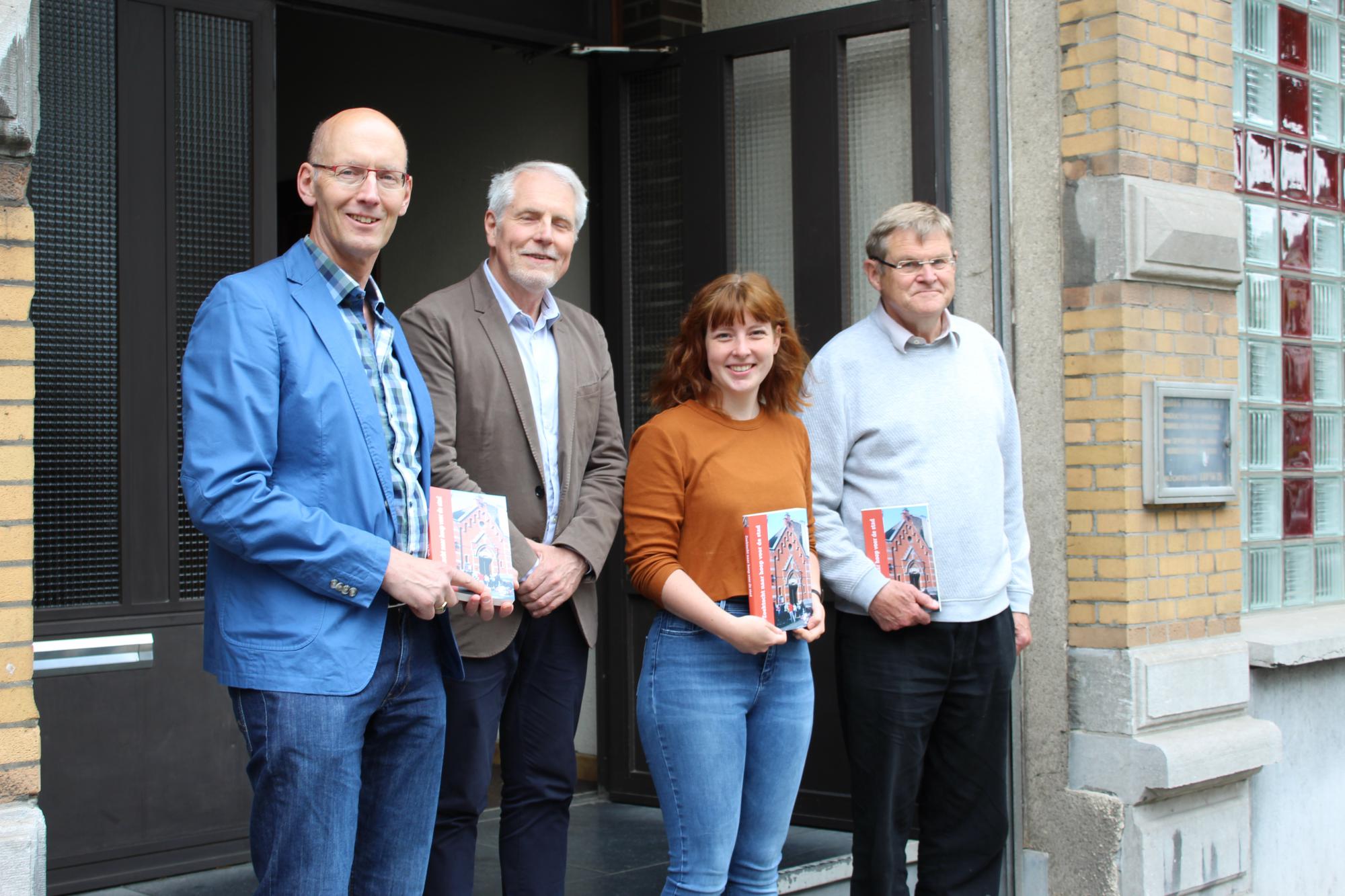 'Al in de Bijbel wordt de slechte stad Babel lijnrecht tegenover het hemelse Jeruzalem geplaatst', zegt Jack Barentsen. (Vlnr: Jack Barentsen, Gottlieb Blokland, Petra Laagland Winder en Franklin Kamps) 