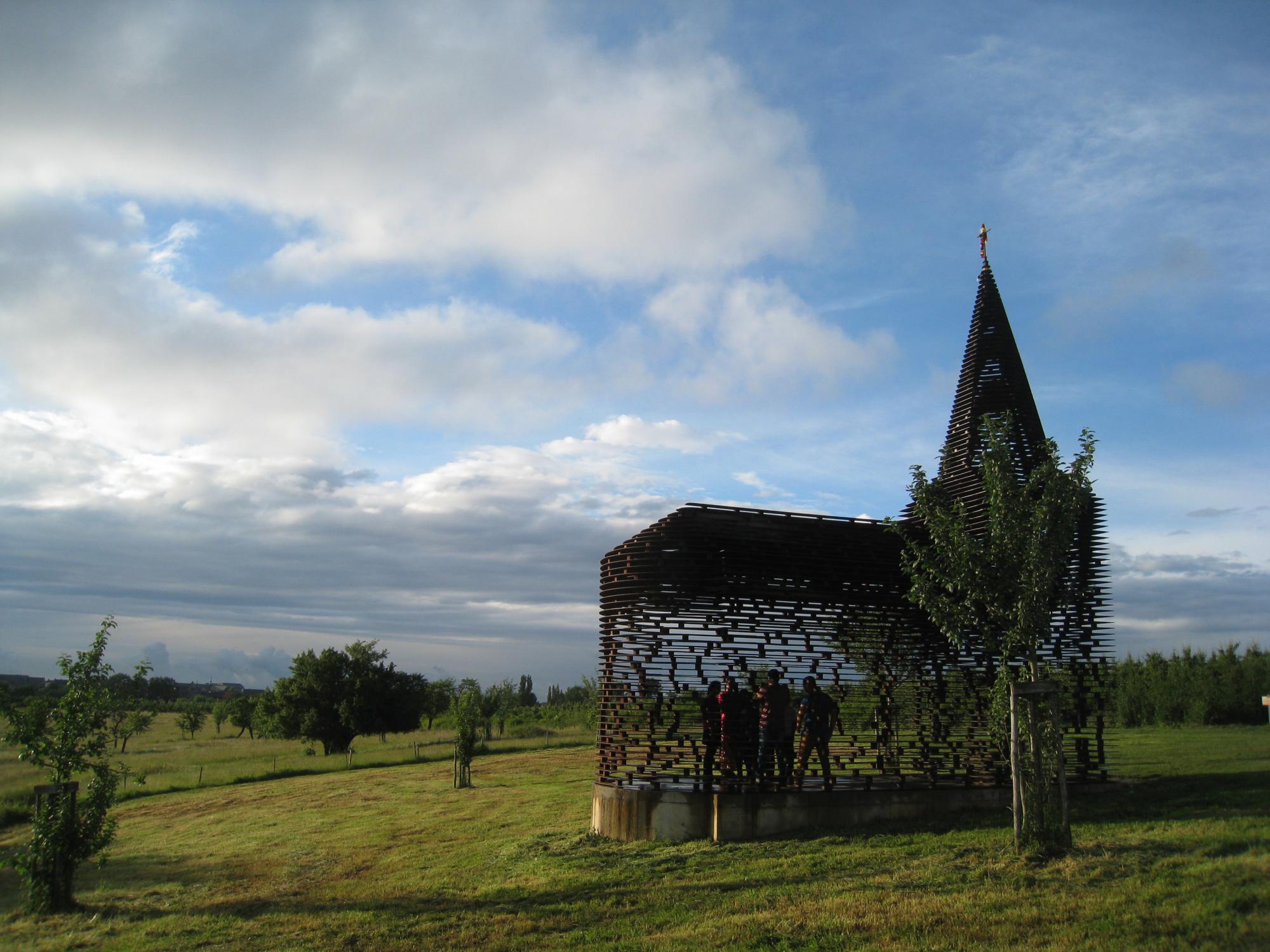 Doorzichtige kerk in Borgloon.