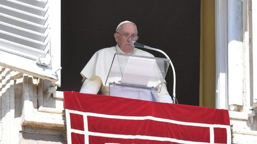 Paus Franciscus tijdens het Angelusgebed van vanmorgen