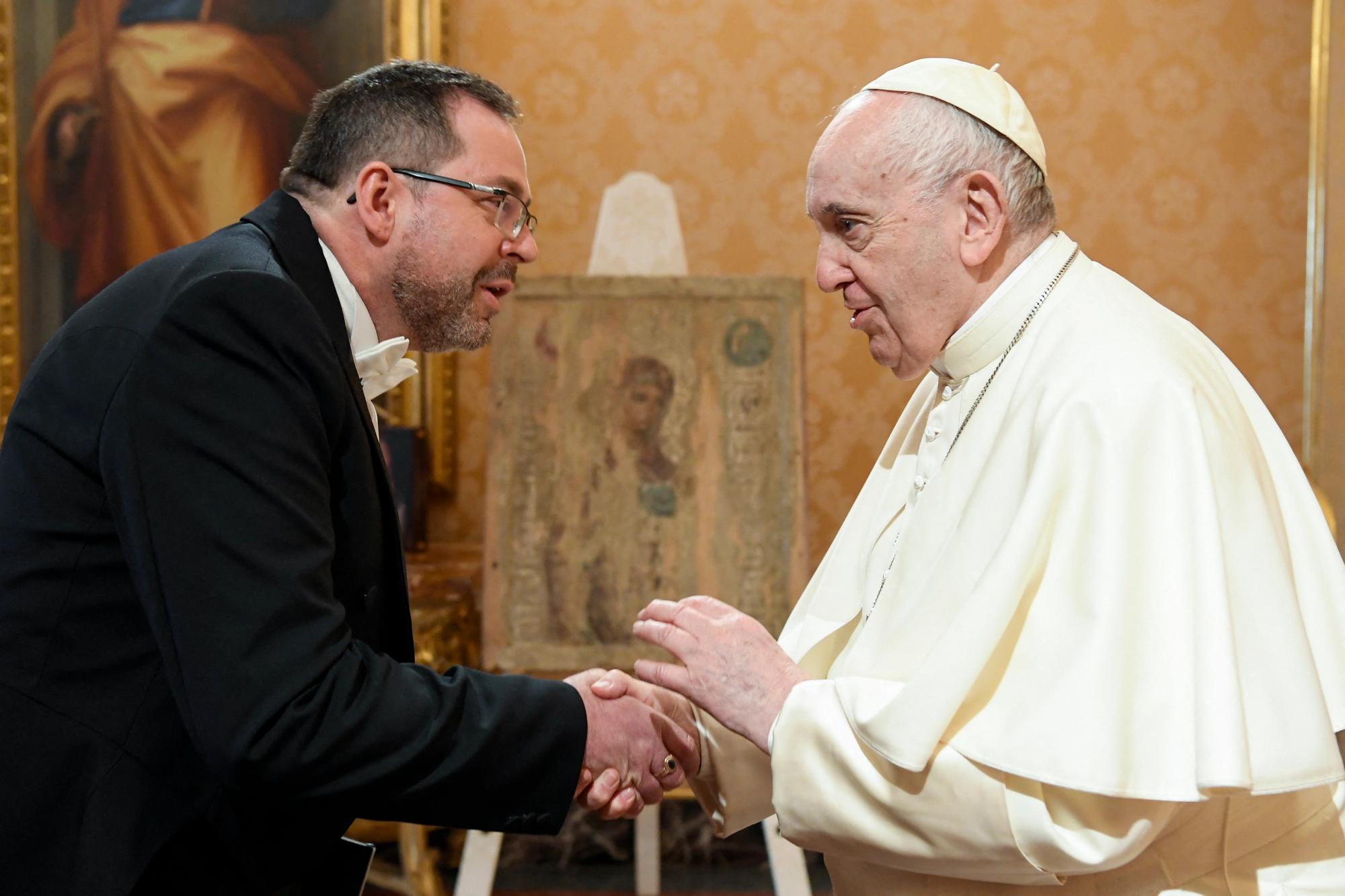 De Oekraïense ambassadeur Andrii Yurash bij paus Franciscus