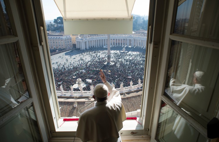 Paus Franciscus tijdens het Angelus