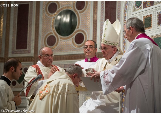 Paus Franciscus wijdt Angelo De Donatis tot bisschop