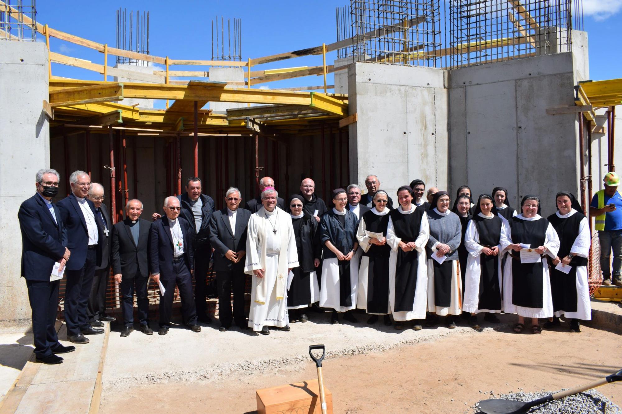 Bij de plechtigheid voor de nieuwe abdijkerk in de buurt van Braga