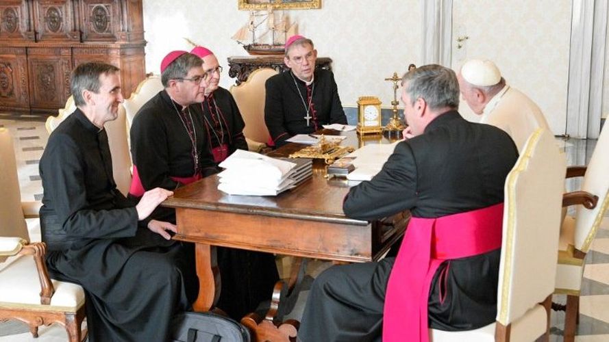 Een delegatie van de Franse bisschoppen bezocht eind 2022 paus Franciscus