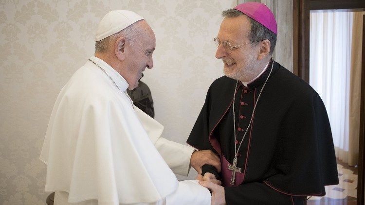 Claudio Gugerotti bij paus Franciscus