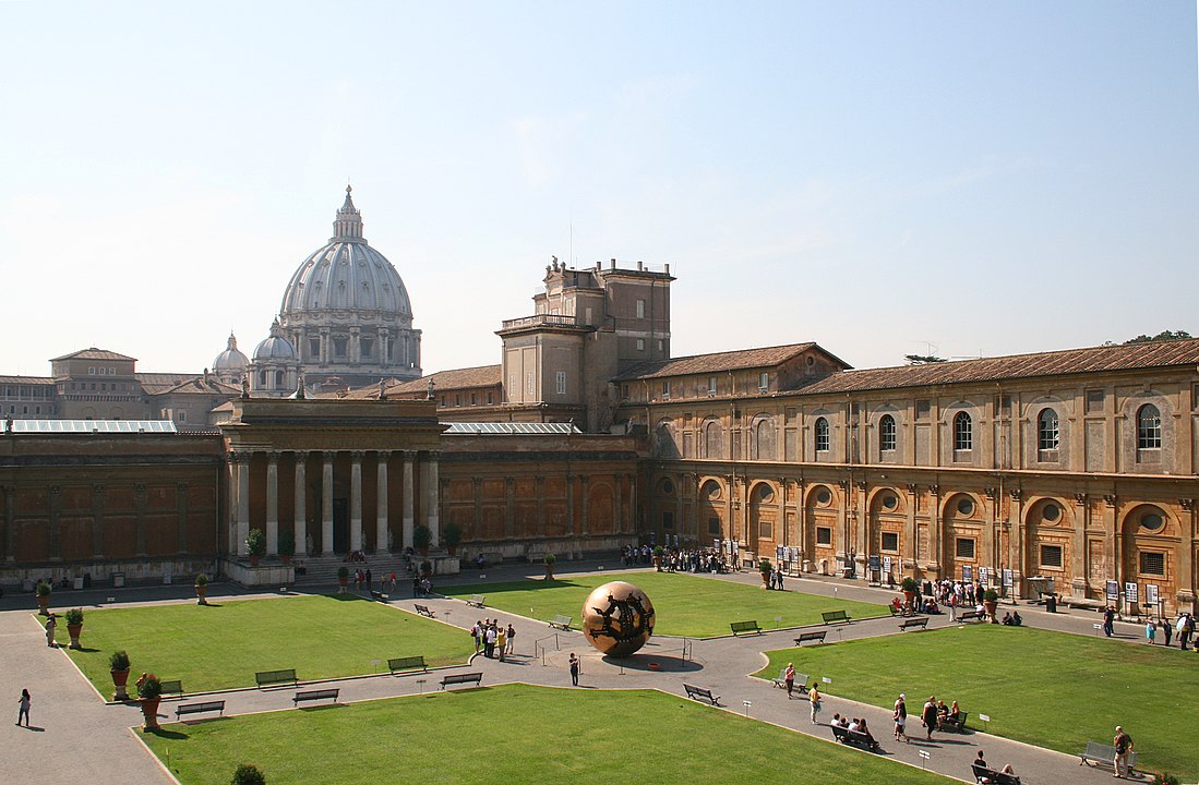 De Cortile della Pigna, waaronder zich het grootste deel van het Vaticaans Geheim (nu 'Apostolisch') Archief bevindt