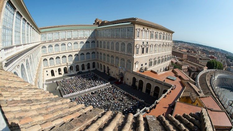 De Cortile di San Damaso, het binnenplein van het apostolische paleis waar straks de algemene audiënties opnieuw plaatsvinden 