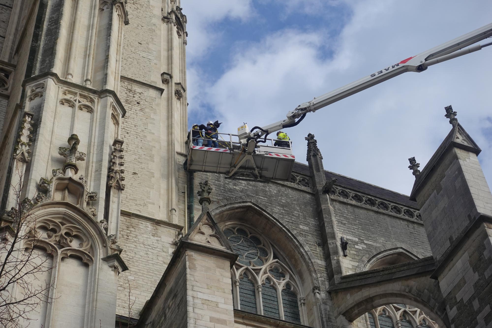 Monumentenwacht wil met de inspectie in eerste instantie bekijken of er loszittende ornamenten of gevelfragmenten zijn.