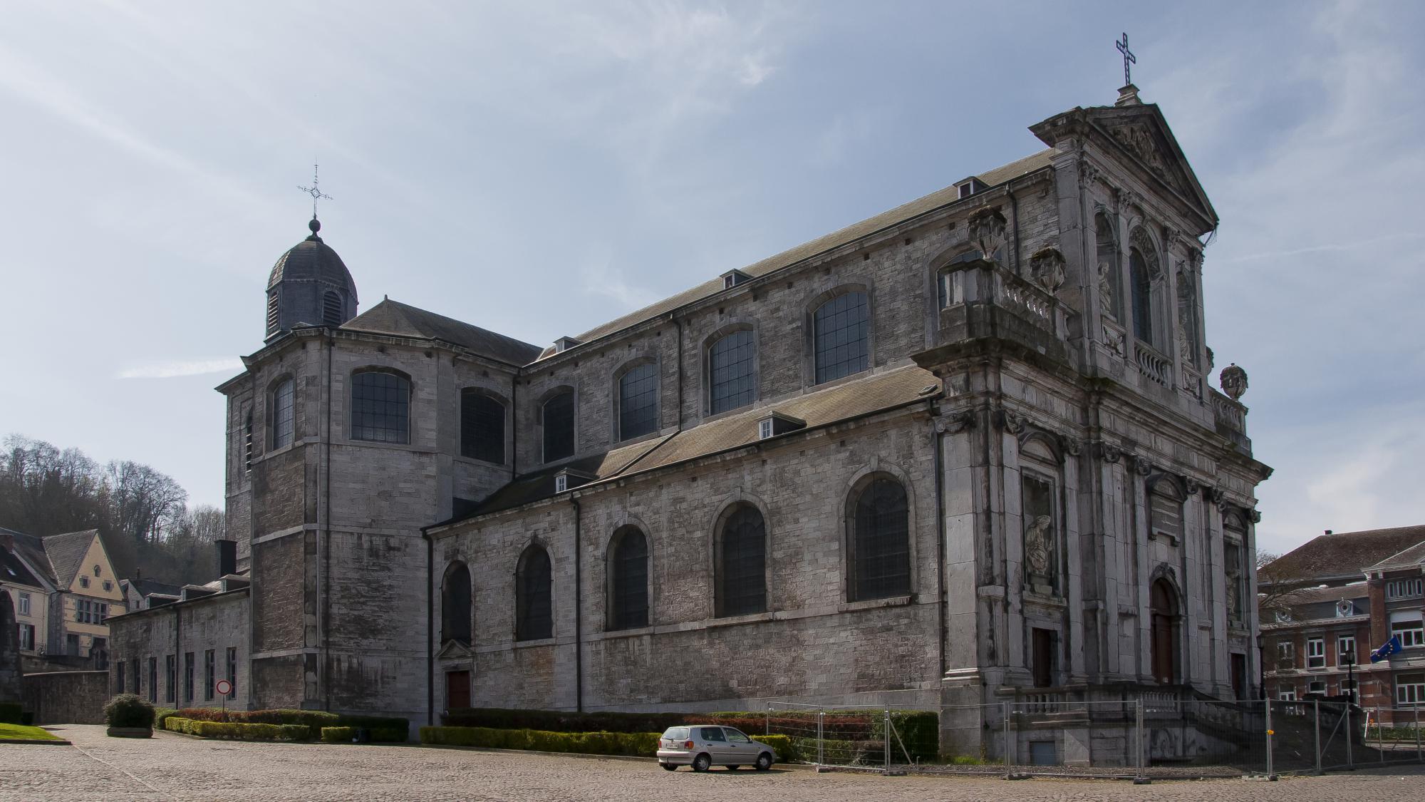 De collegiale Sint-Beggakerk in Andennes