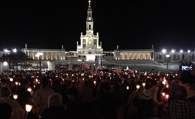 De kaarsjesprocessie in Fatima