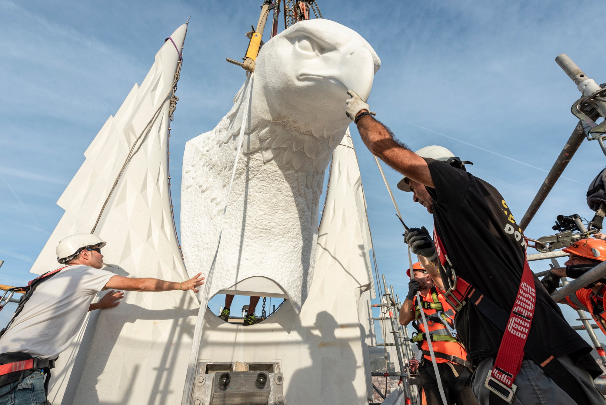 Plaatsing van de de adelaar, die symbool staat voor Johannes