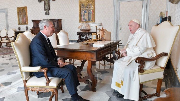 Filippo Grandi bij paus Franciscus