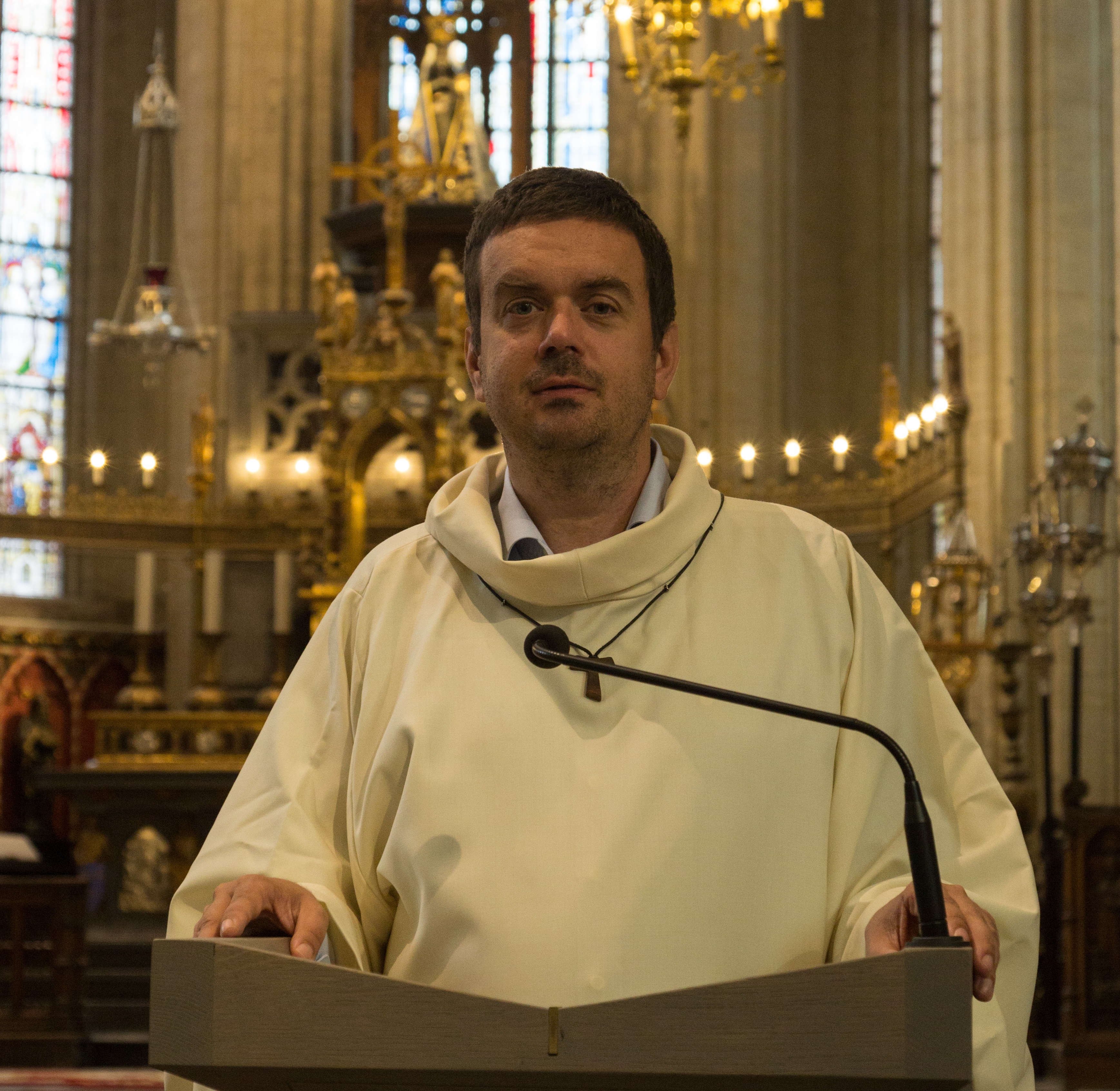 Jan Van Achter in de Sint-Martinusbasiliek in Halle © eigen foto