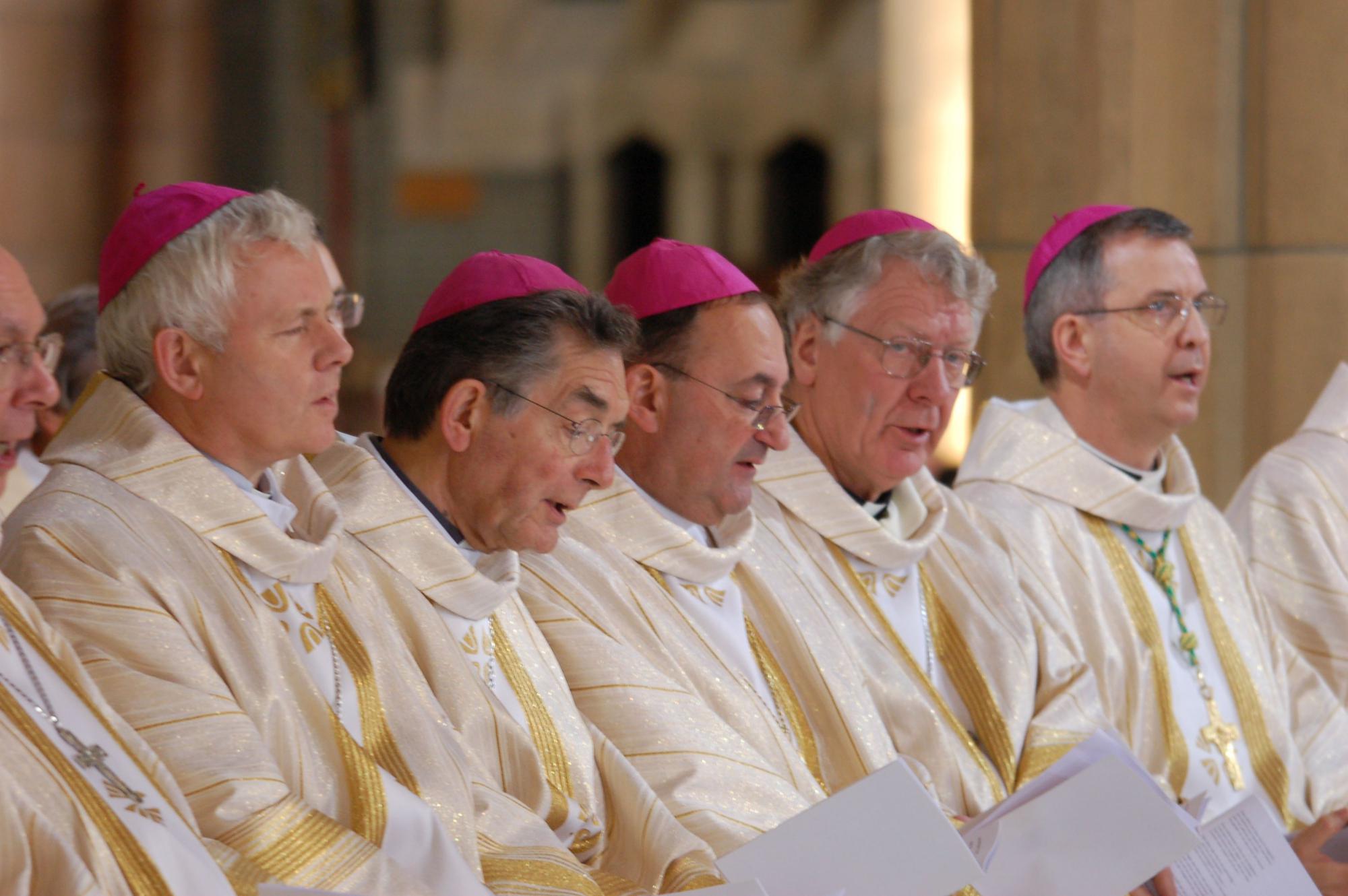 Mgr Jousten (tweede van links) was ook bij zijn collega-bisschoppen geliefd