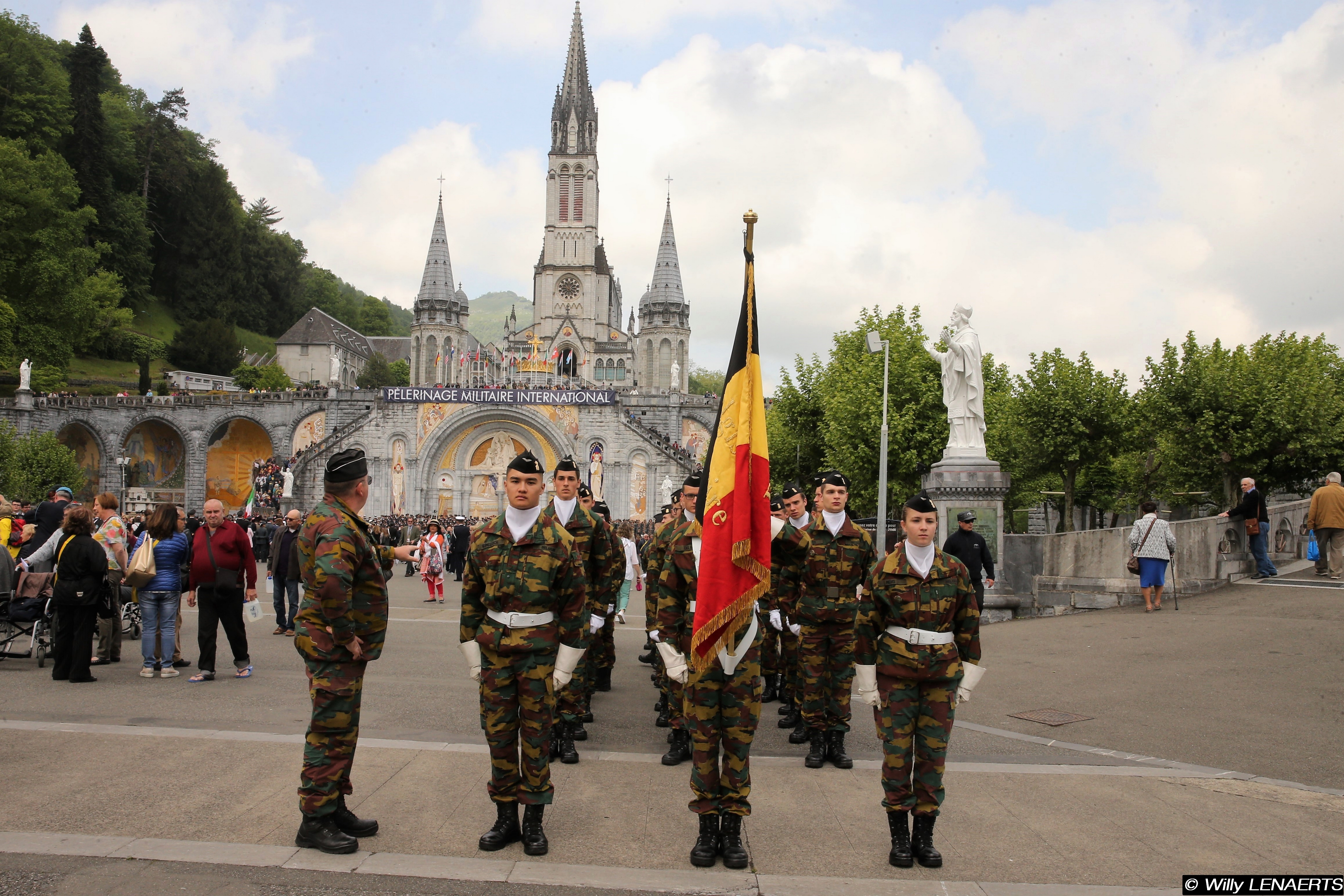 Belgische kadetten in Lourdes