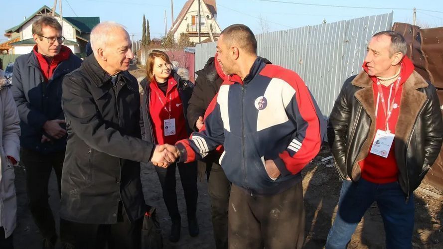 Michael Landau op solidariteitsbezoek in Oekraïne, met Jean-Yves Terlinde linksachter