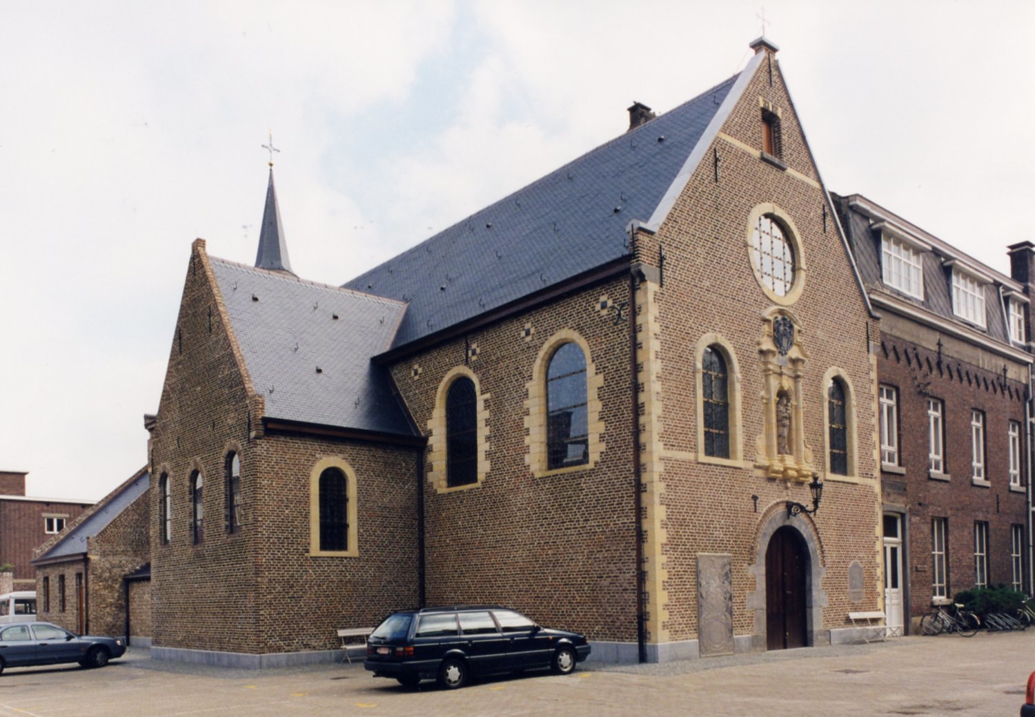 De kapucijnenkerk in Maaseik