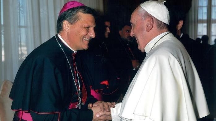 Bisschop Mario Grech en paus Franciscus