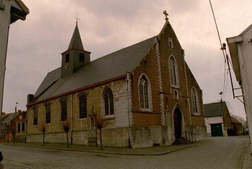 De Sint-Martinuskerk in Denderbelle