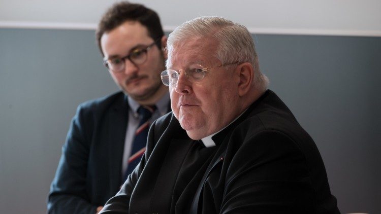 Mgr. Alain Paul Lebeaupin tijdens een lezing aan het Europacollege in Brugge in november 2016