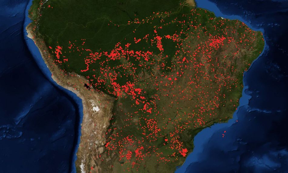 De brandhaarden in Brazilië, gefotografeerd door een ruimtesatelliet op 23 augustus