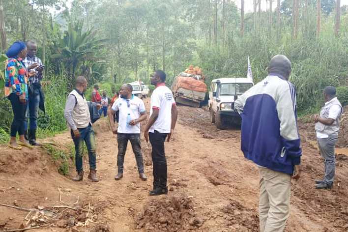 Medewerkers van Broederlijk Delen- partner Africa Reconciled en het Rode Kruis die op de loop moeten voor de rebellenbeweging M23