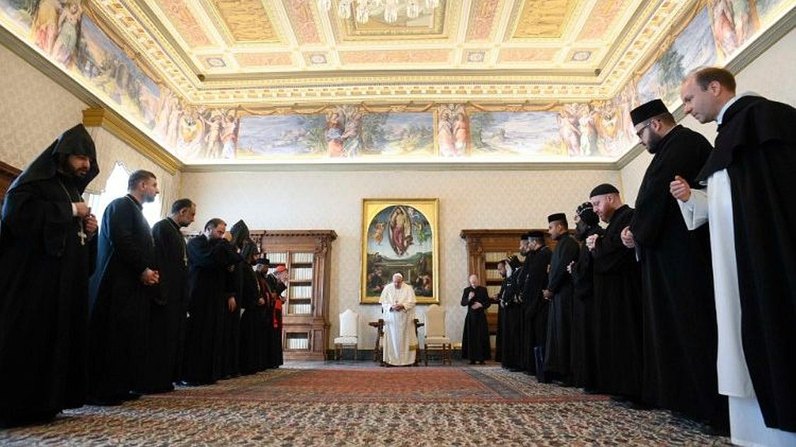 Franciscus ging in gesprek met een delegatie van de Oosters-Orthodoxe Kerken