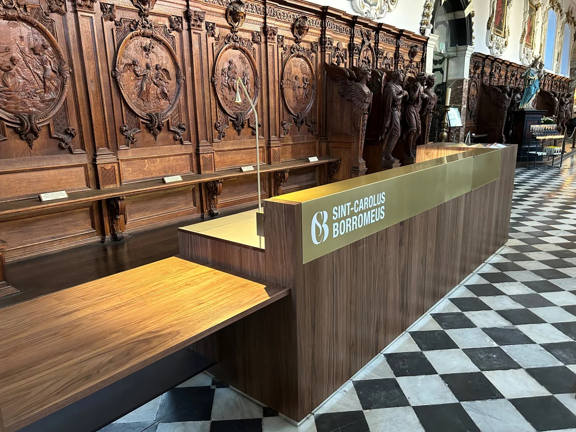 Het nieuwe onthaal in de Carolus Borromeuskerk in Antwerpen.