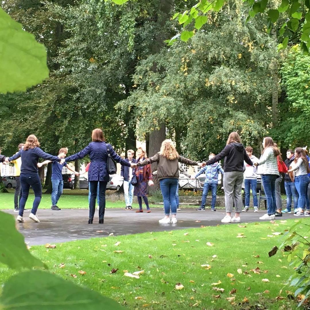 Klasbezinning in Oude Abdij Drongen.