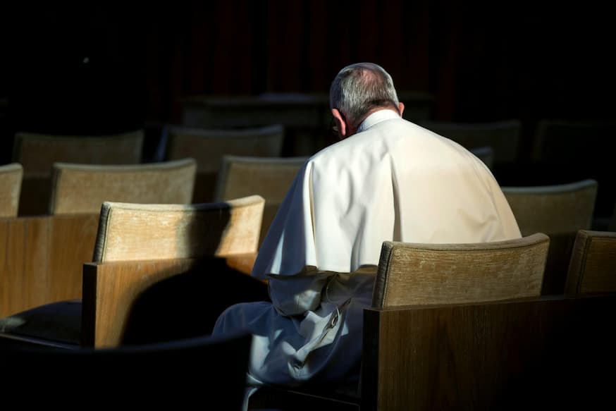 Paus Franciscus tijdens zijn vastenretraite in 2016 in Ariccia ten zuiden van Rome