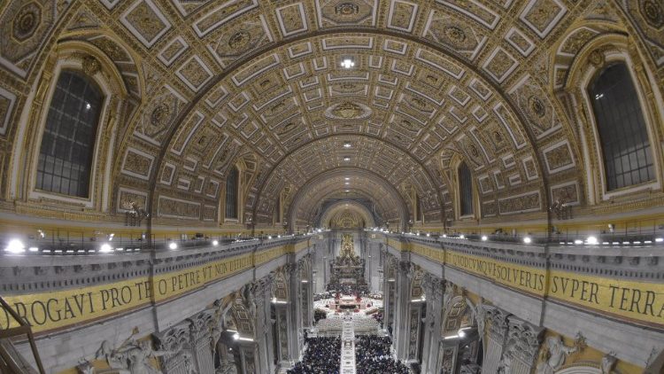 De Sint-Pietersbasiliek in Rome, met ledverlichting