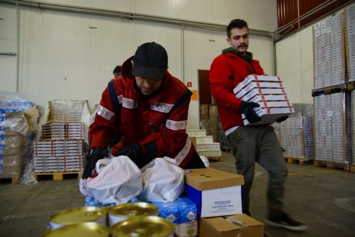 Hulpverleners van Caritas Polen