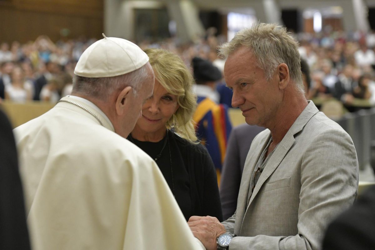 Sting en zijn echtgenote bij paus Franciscus