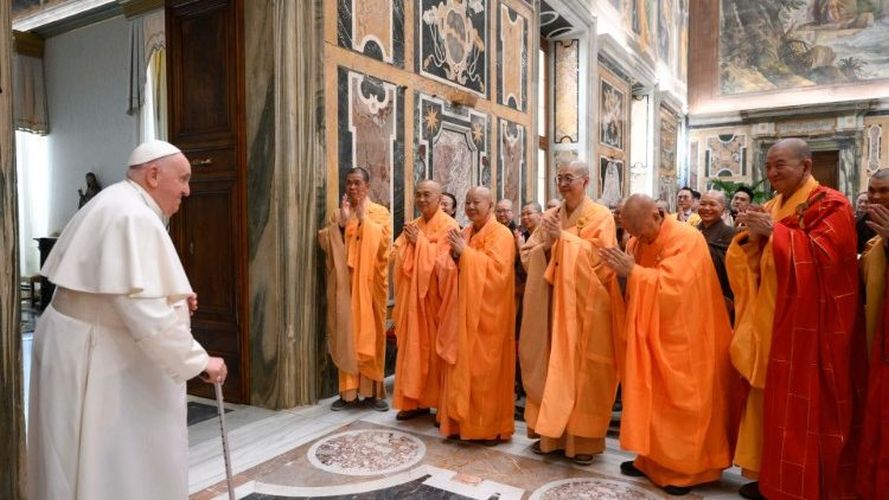 Franciscus had een ontmoeting met boeddhisten uit Taiwan