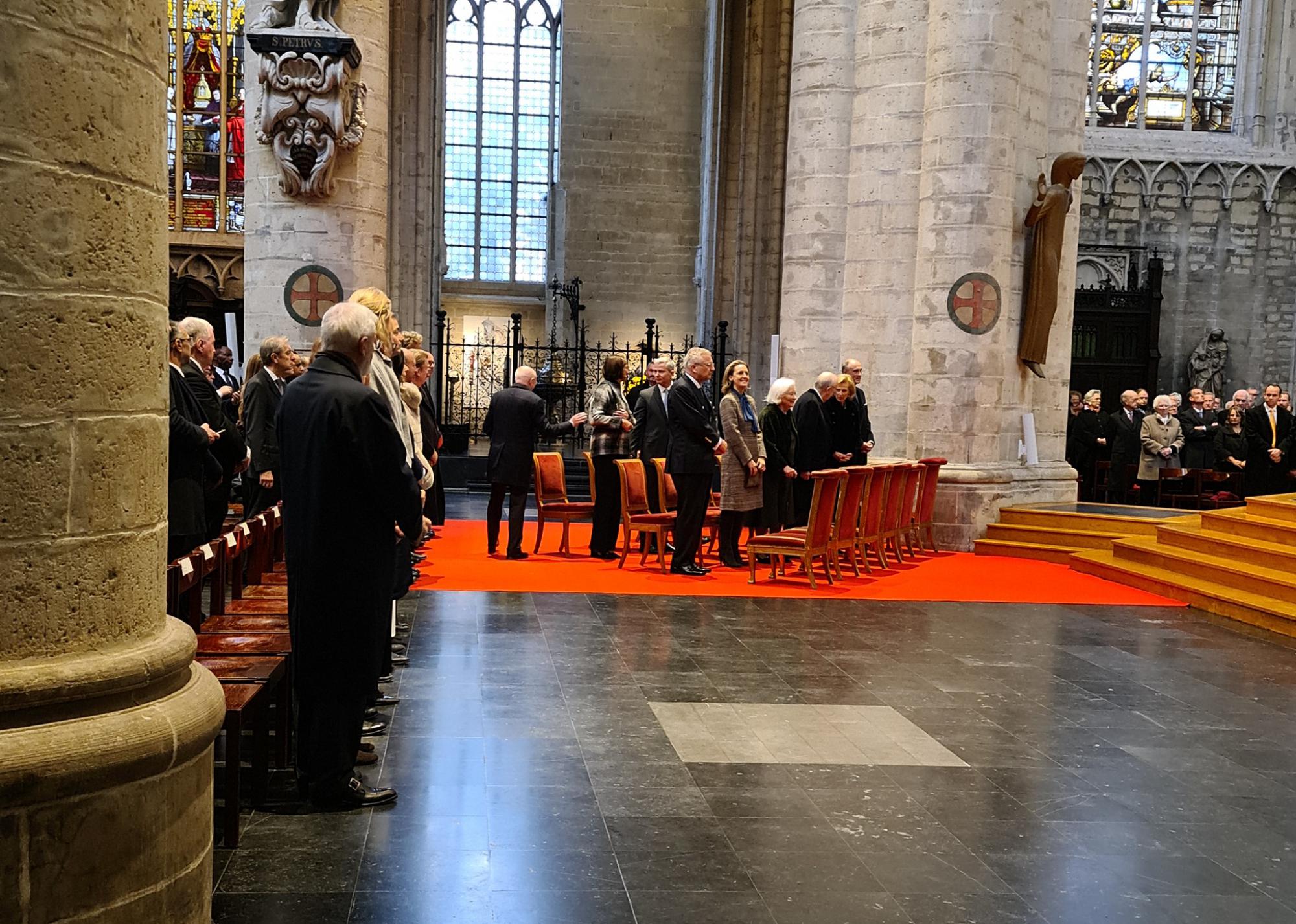 De koninklijke familie tijdens het Te Deum