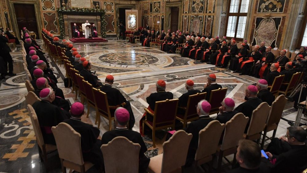 Toespraak van paus Franciscus in de Sala Clementina ter gelegenheid van de uitwisseling van de kerstwensen op 21 december 2019 