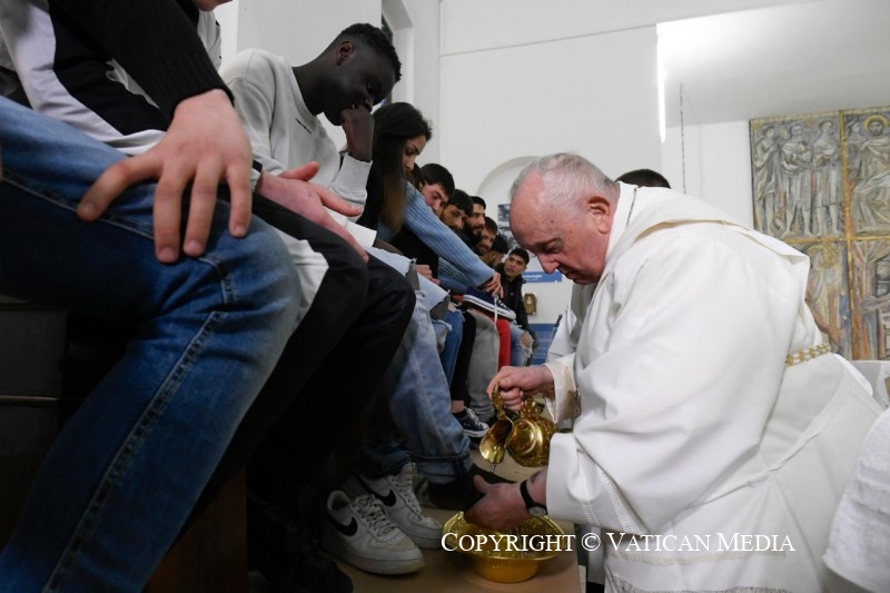 De voetwassing in het detentiecentrum in Rome