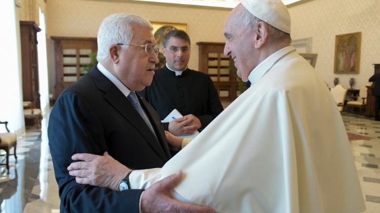 President Mahmud Abbas ontmoet paus Franciscus