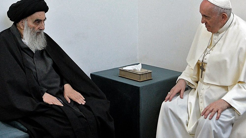 Paus Franciscus met de islamitische geestelijke Ali Sistani 