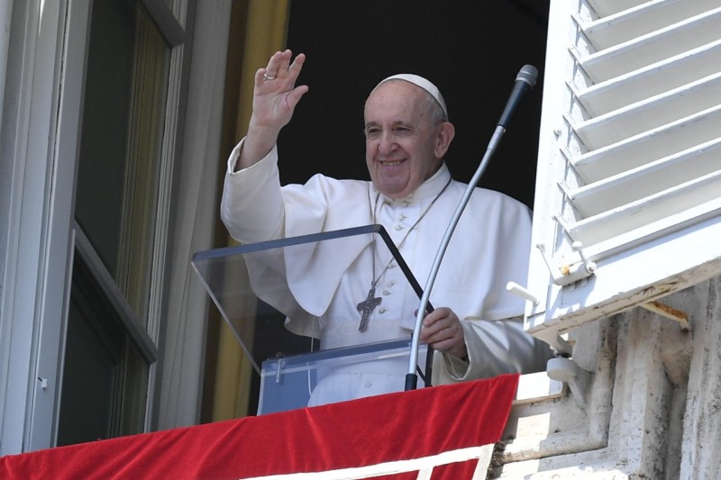 Paus Franciscus tijdens het Angelus