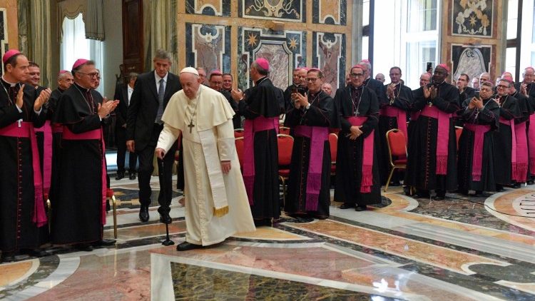 Paus Franciscus neemt deze maand de tijd om de nieuwe bisschoppen te laren kennen