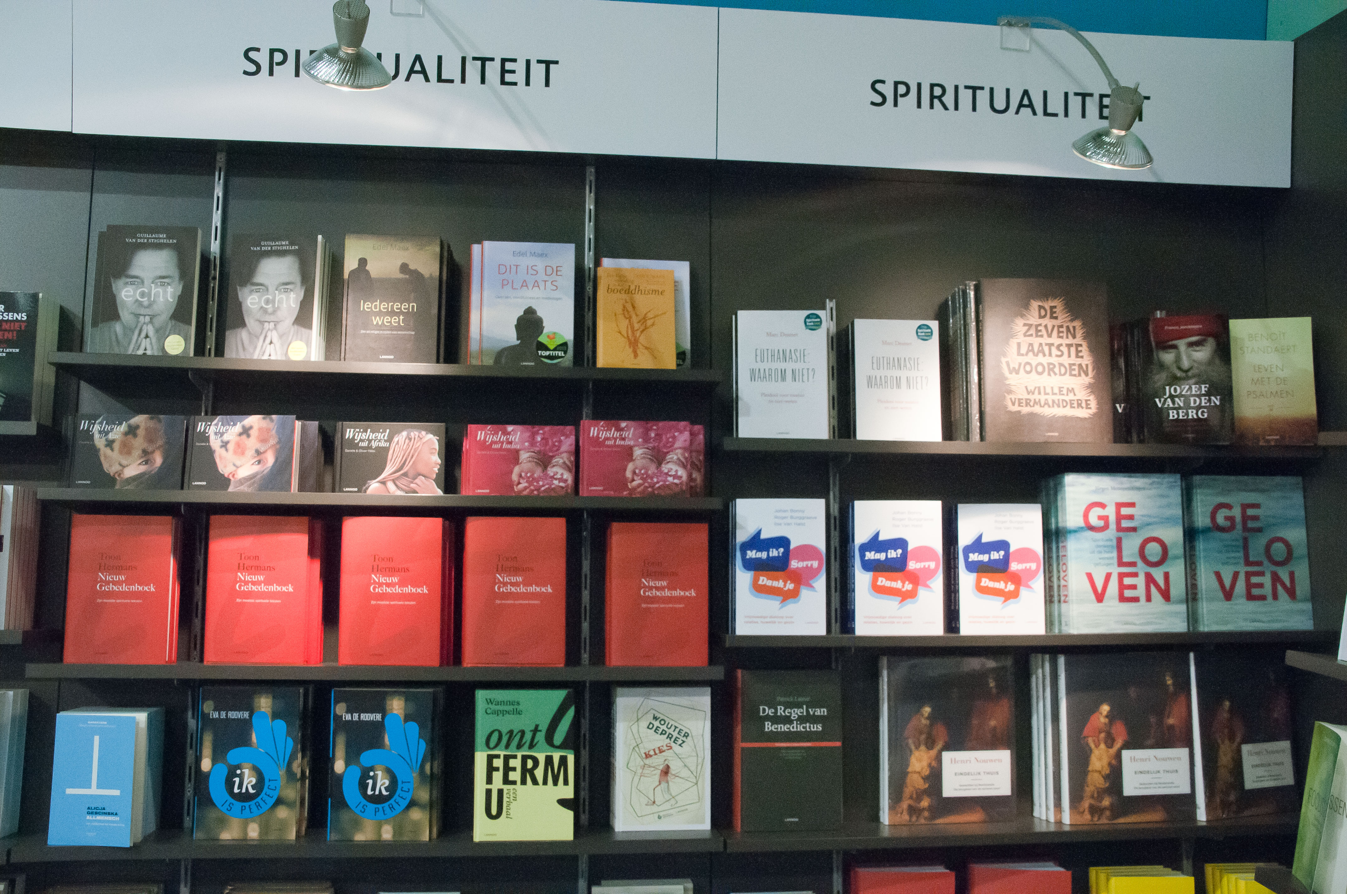 Het spirituele boek verkoopt goed