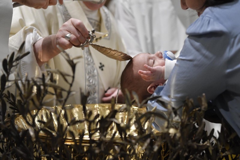 Doop met paus Franciscus in de Sixtijnse kapel