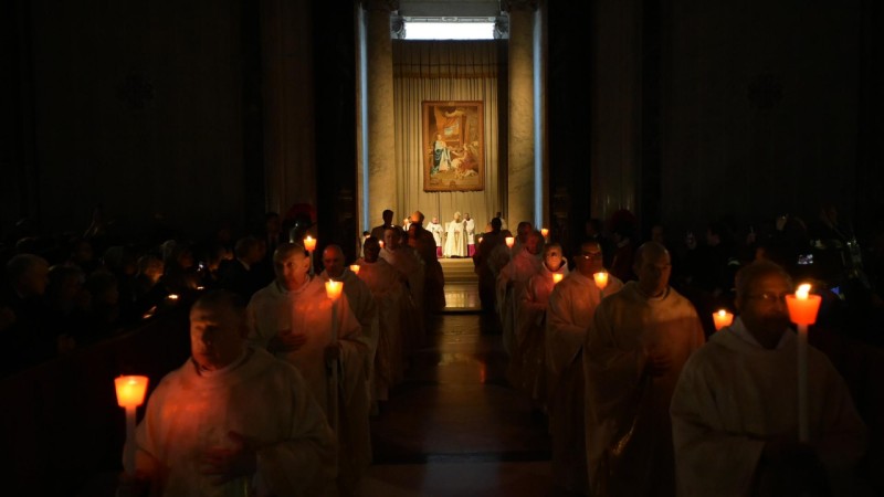 Viering van de Dag van het Godgewijde leven met duizenden religieuzen in de Sint-Pietersbasiliek