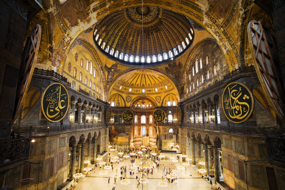 Het interieur van de Hagia Sophia in Istanbul